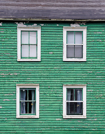 Four windows on green