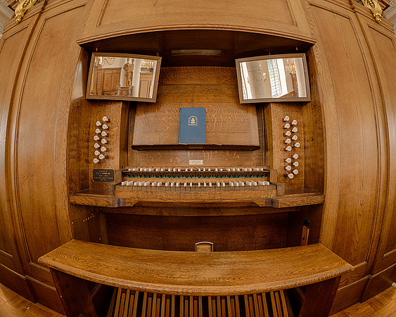 Pipe organ
