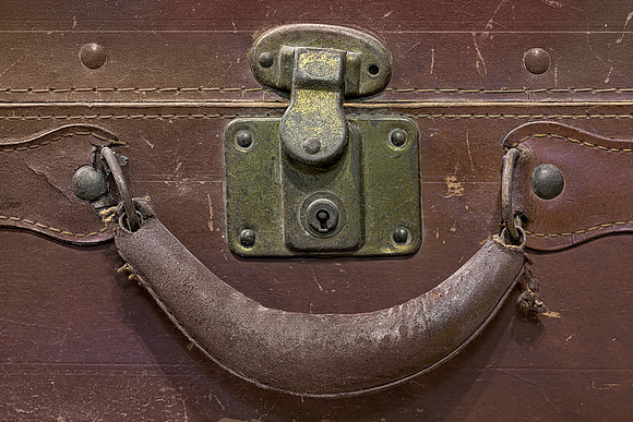 Suitcase lock and handle