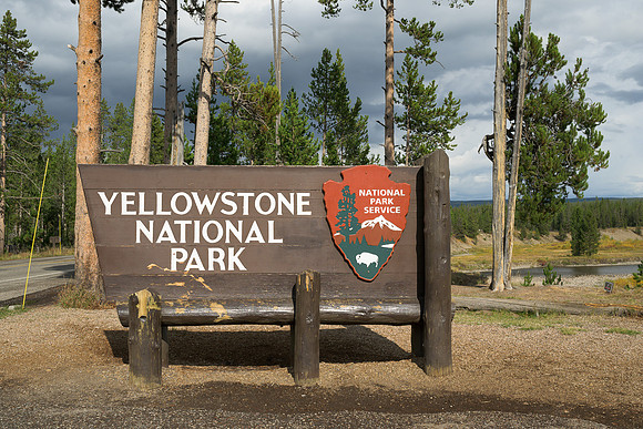 Yellowstone National Park sign