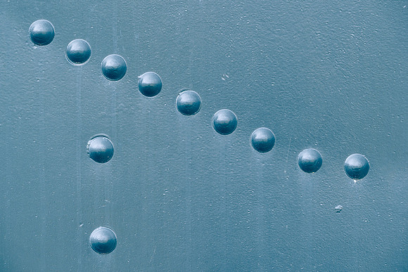 Metal Dots