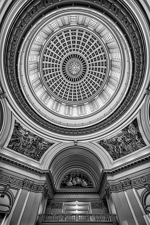 Oklahoma State Capitol Building (B&W version)