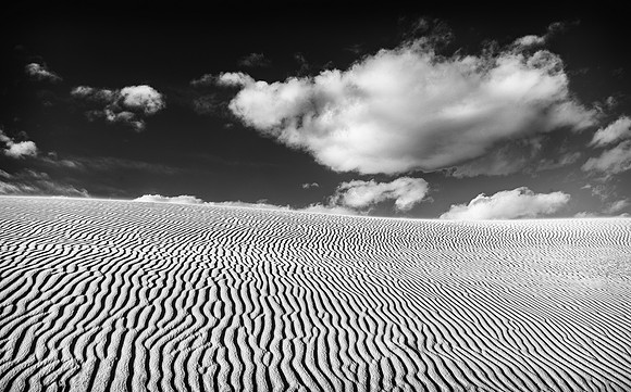 Endless sand ripples (B&W version)