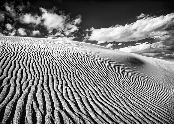 Endless sand ripples