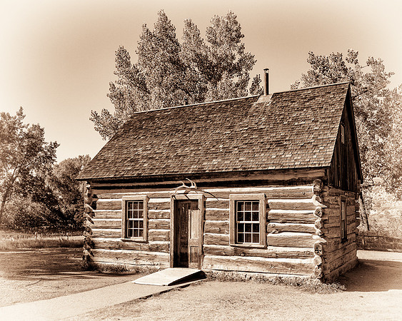 Maltese cross cabin