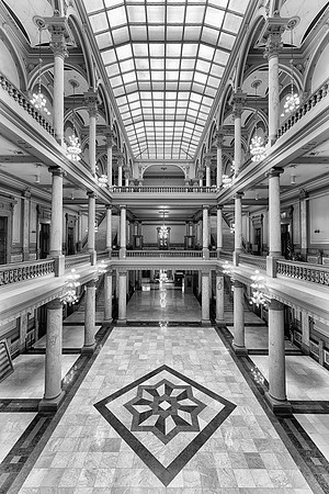 Indiana State Capitol (B&W version)
