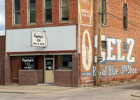 Fryday's 120 Bar & Grill