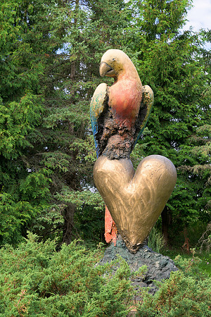 Large Parrot sculpture