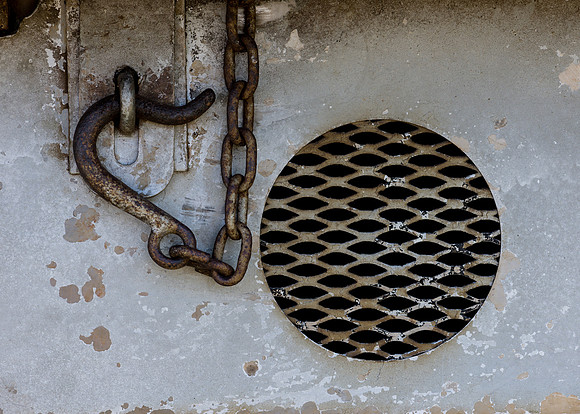 Chain and grid
