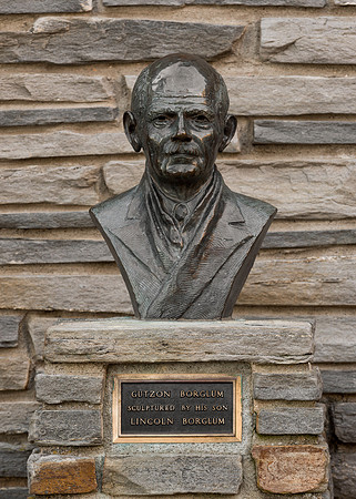 Gutzon Borglum sculpture