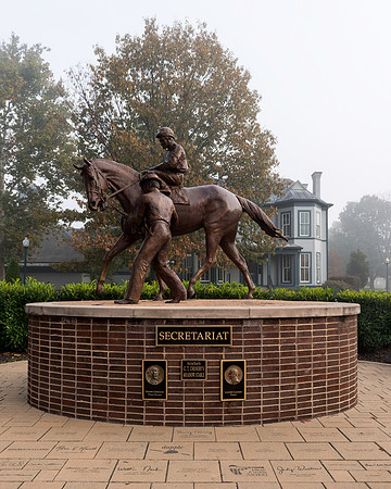 Secretariat sculpture