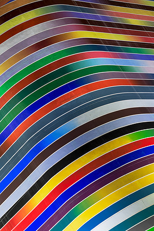 Colorful curves