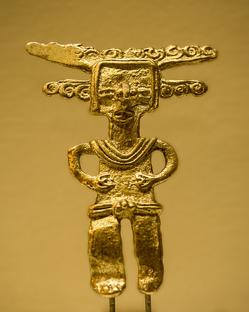 Ancient gold figurine