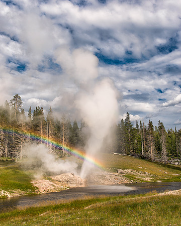 Riverside Geyser rainbow