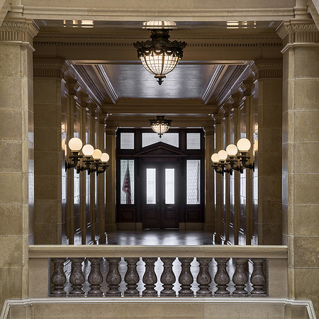 Enclosed corridor