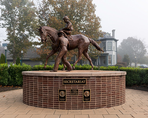 Secretariat sculpture