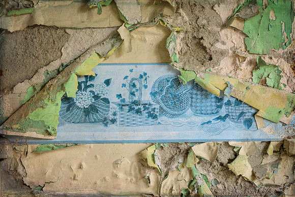 Peeling wallpaper