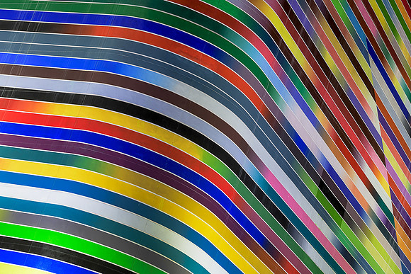 Colorful curves