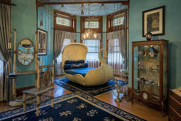 Swan bed