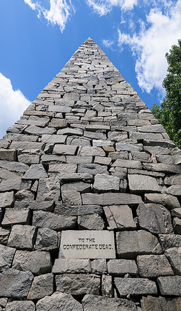 Monument To The Confederate War Dead