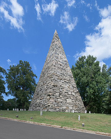 Monument To The Confederate War Dead