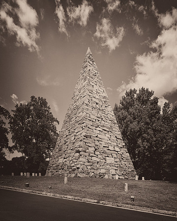 Monument To The Confederate War Dead