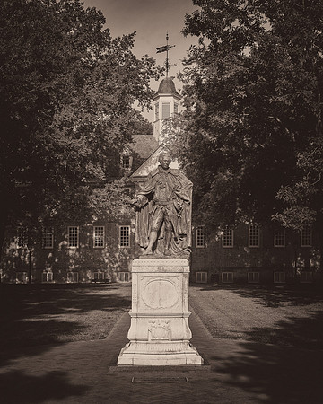 Botetourt statue