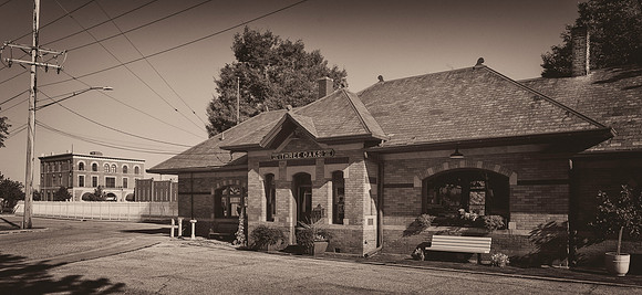 Three Oaks Train Station