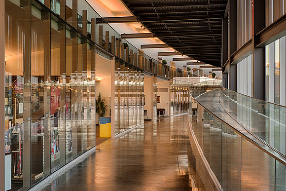 Curved corridor