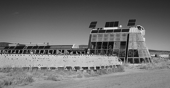 Earthship Biotecture