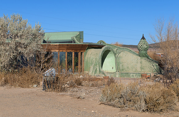 Earthship Biotecture