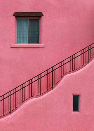 Wavy staircase