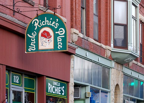 Store front (full color)