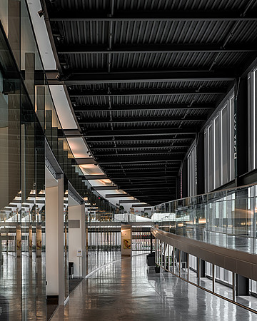 Curved corridor