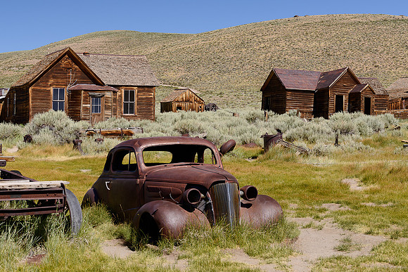 Rusty car
