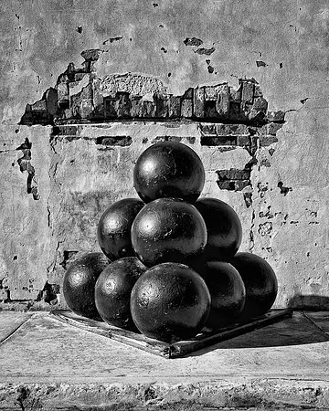 Pile of cannon balls (B&W version)