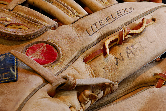 Baseball glove