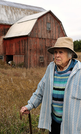 Barn woman