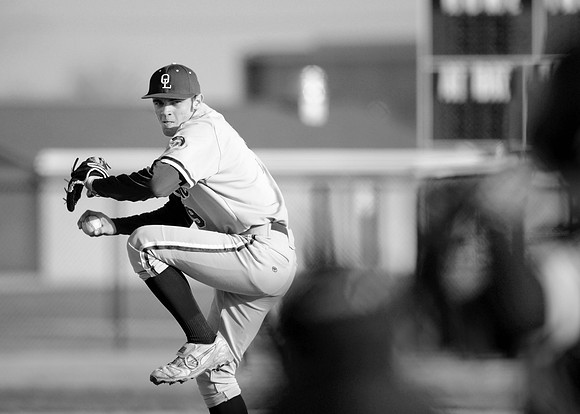 Spartan pitcher (B&W version)