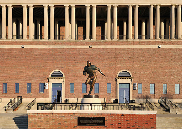 Red Grange statue