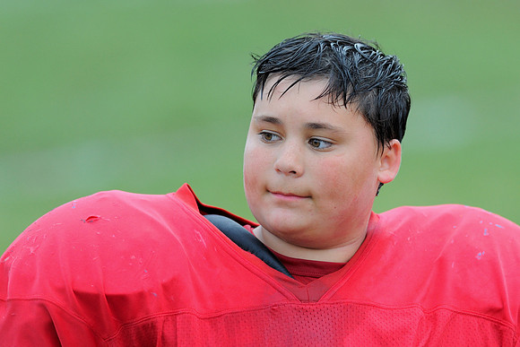 Mundelein lineman