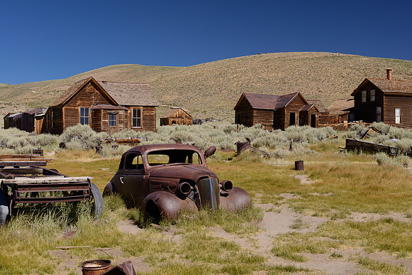 Rusty car