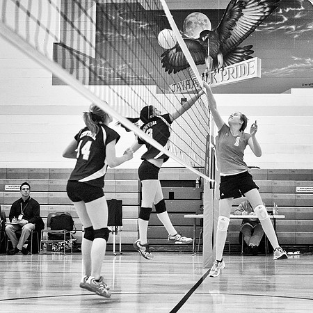 8th grade girls' volleyball