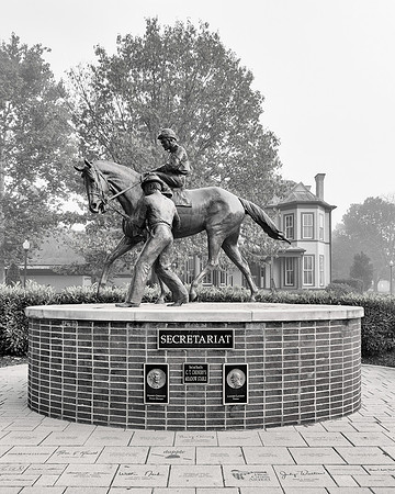 Secretariat sculpture